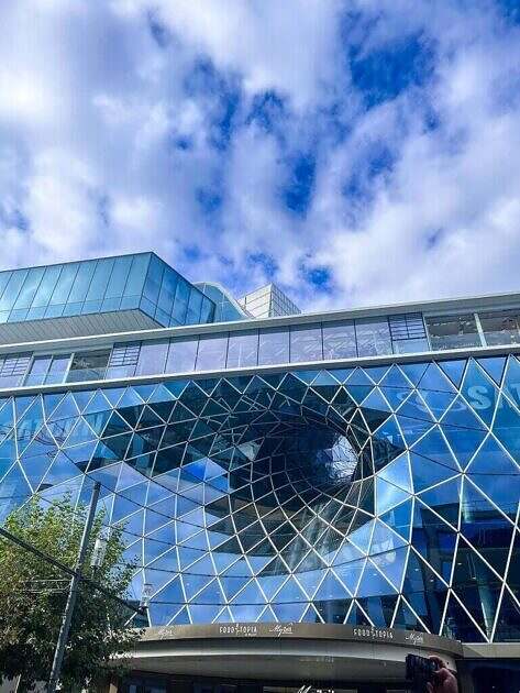 A picture of the Zeil shopping mall and its famous design. 
