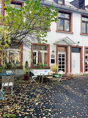 The prettiest cafes in Frankfurt - Lese Cafe