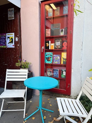 The prettiest cafes in Frankfurt - Lese Cafe